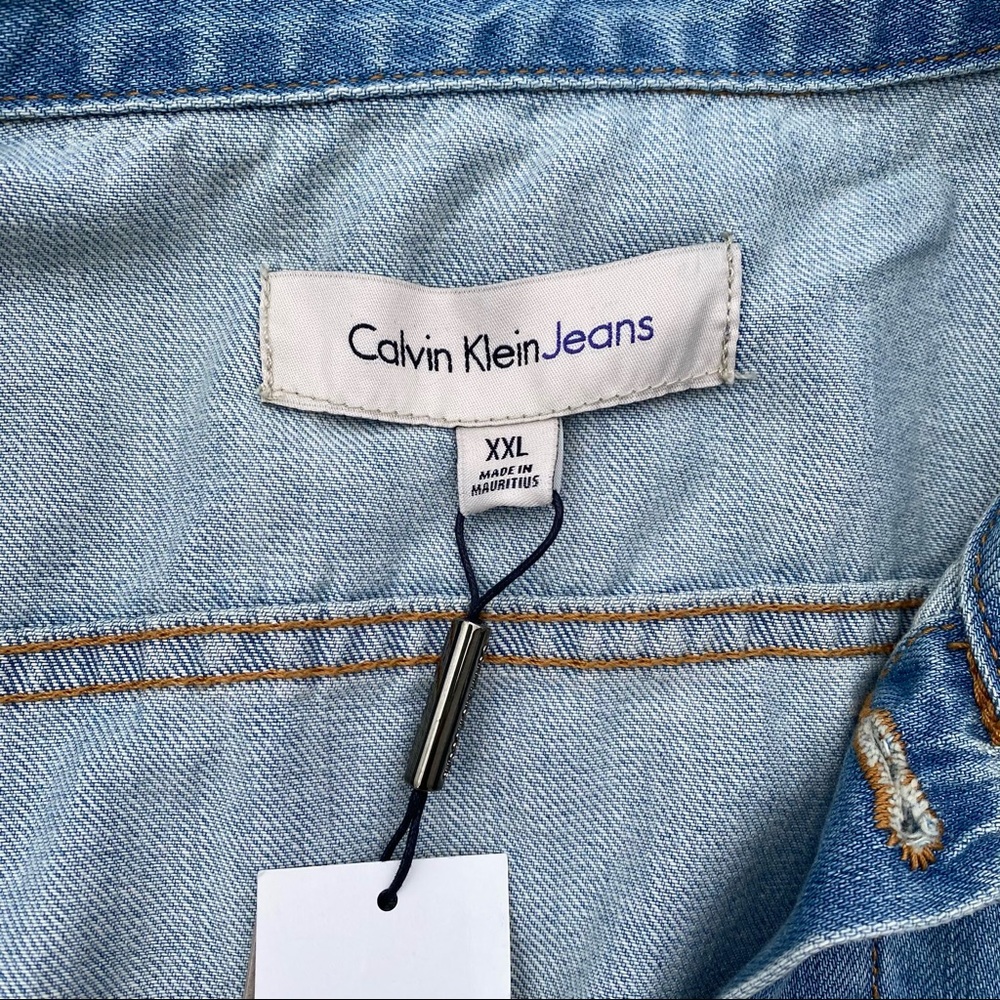 Calvin Klein light wash denim jacket - Picture 3 of 4